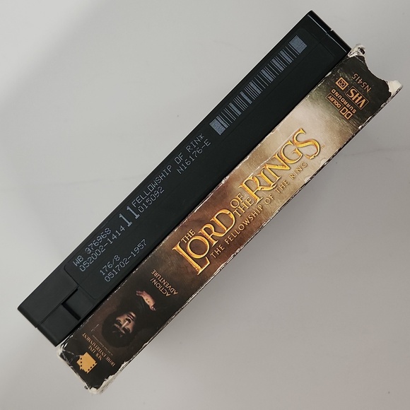 LORD OF THE RINGS: THE FELLOWSHIP OF THE RING VHS - Picture 5 of 8